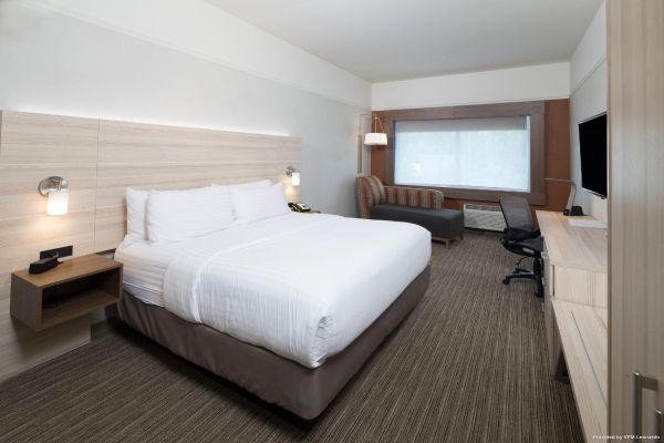 Holiday Inn Express & Suites LA PORTE (La Porte)